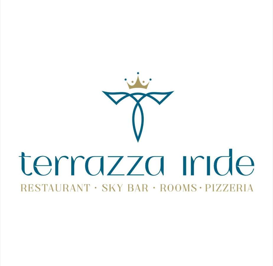 Отель Terrazza Iride Масса-Лубренсе Экстерьер фото